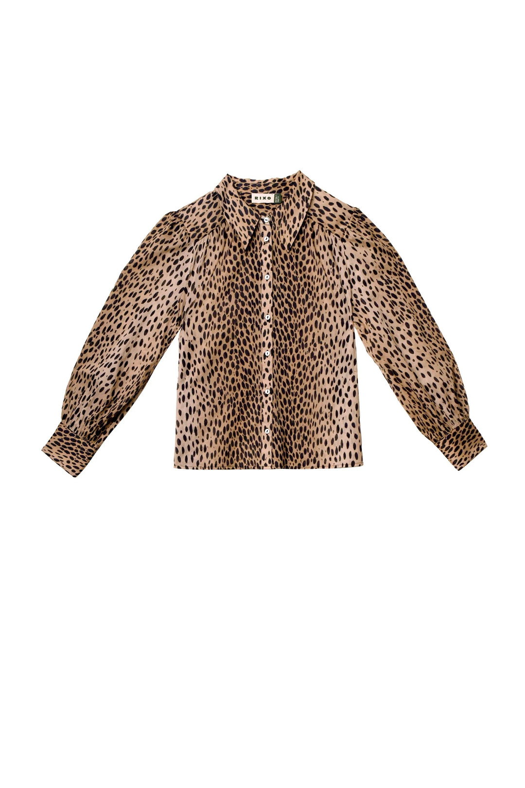 Bluse Rixo Blake Top Antelope Spot Black. Diese hübsche Bluse besticht durch ihren schönen Druck. Die Ärmel sind leicht ballonförmig und die Ware ist federleicht und daher perfekt geeignet für den Sommer. Die Bluse hat einen schönen Kragen und eine Knopfleiste.
