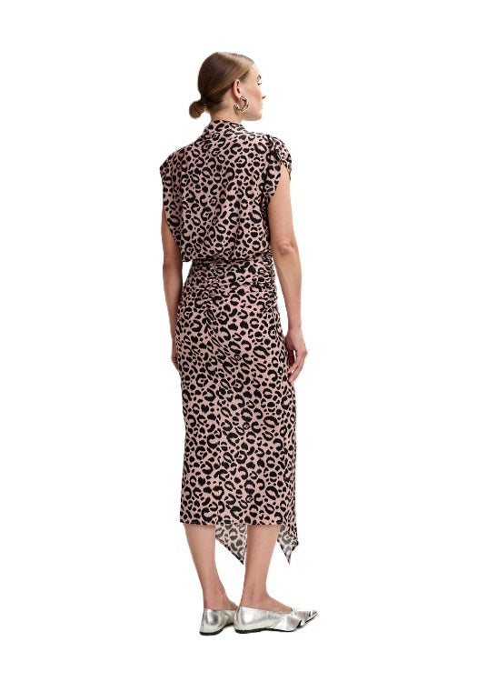 Rock von Essentiel Antwerp JOYA PRINTED JERSEY SKIRT in  Leoprint. Der Rock ist schmal geschnitten und hat einen Zip und einen Überwurf. 