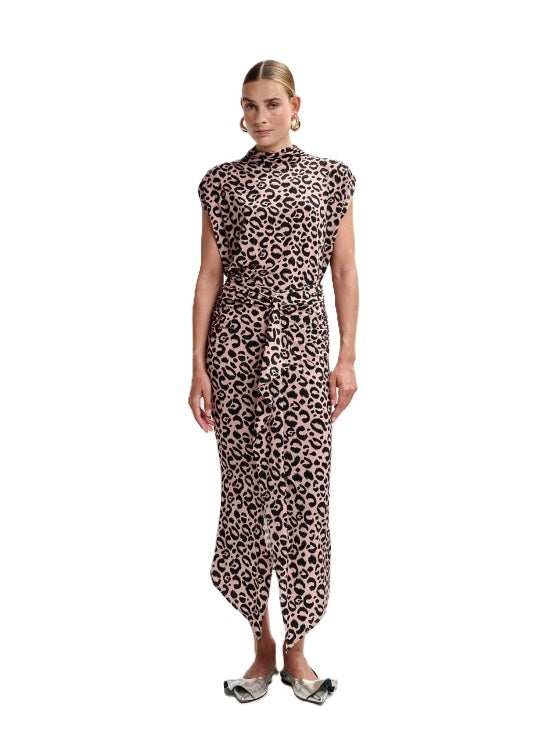 Rock von Essentiel Antwerp JOYA PRINTED JERSEY SKIRT in  Leoprint. Der Rock ist schmal geschnitten und hat einen Zip und einen Überwurf. 