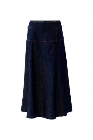 Rock Oui aus leichtem Denim. Mittellanger, leicht ausgestellter Schnitt mit gestitchtem Sattel und seitlichen Riegeln in Trensenoptik. Reißverschluss hinten. Weiche Materialqualität aus Baumwolle und Polyester.