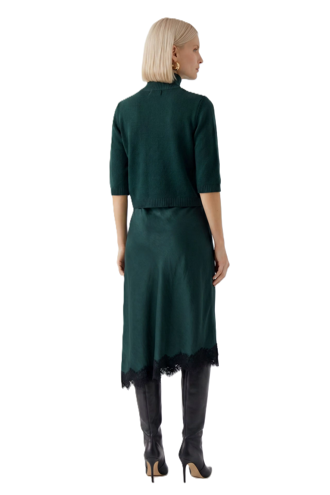 Rock Oui in Scarab Green. Fließende Satinoptik mit schmaler Silhouette und asymmetrischem Saum. Femininer Spitzenbesatz am Saum. Elastischer Schlupfbund und ungefüttertes Design.