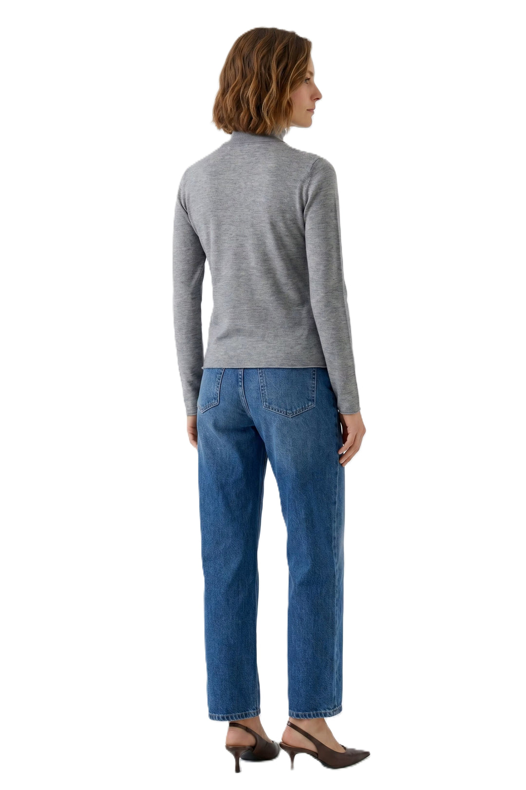 Pullover Oui in Feinstrick in grey. Nahtlos gestrickter, schmaler Schnitt mit regulärer Länge. Feiner Rollkragen in Rippstruktur und lange Ärmel. Rollkanten an Ärmeln und Saum.