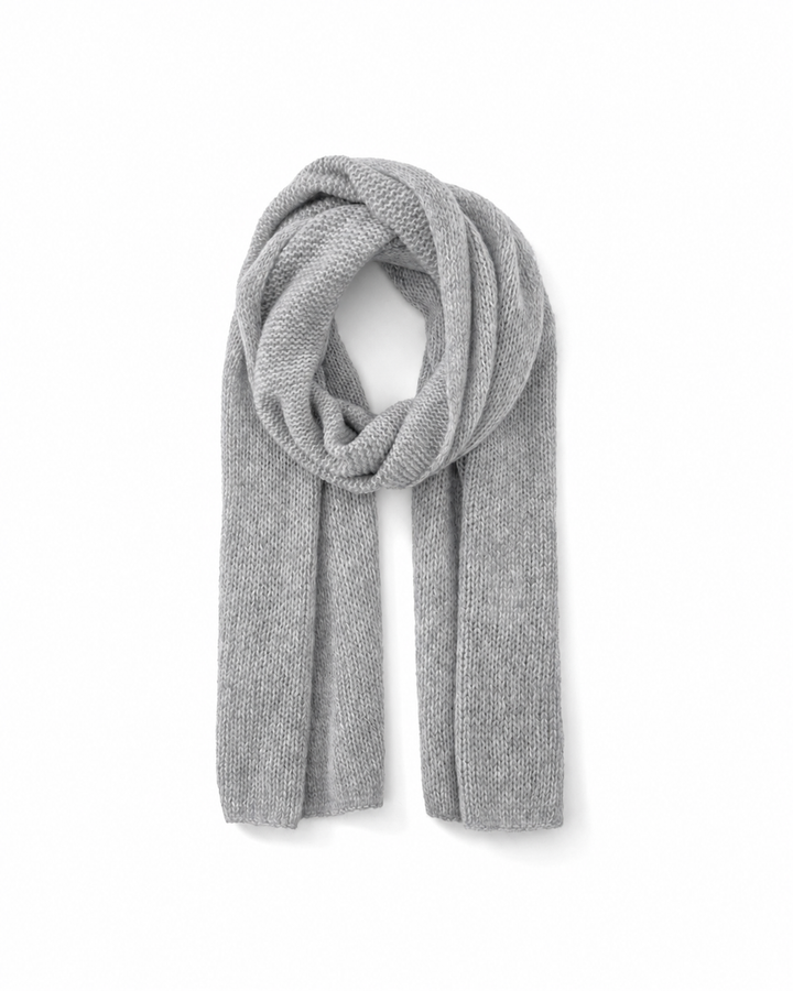 Schal CHANTAY von Luren aus Kaschmir-Seide mit feinem Strickmuster und geraden Abschlüssen in Grau.