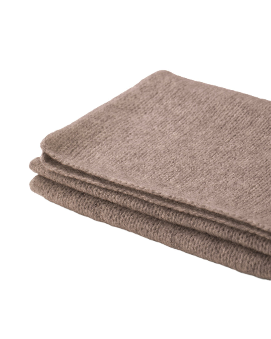 Schal CHANTAY von Luren aus Kaschmir-Seide mit feinem Strickmuster und geraden Abschlüssen in Beige.