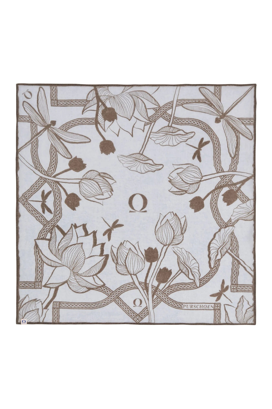 Schal Pur Schoen Dragonfly in eisblau. Ein grafischer Print wie eine feine Zeichnung. Libellen schweben zwischen stilisierten Blüten, gerahmt von einer ornamentalen Bordüre. 100% Cashmere