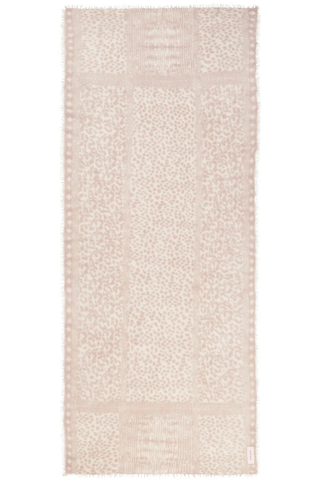 Schal Pur Schoen GALACTIC STARS savanne nougat. Ein sanftes Nougat kombiniert mit pudrigen Tönen, durchzogen von feinem Lurex. Dieser Schal ist zurückhaltend luxuriös und warm in der Wirkung. Die Haptik ist super weich und angenehm.
