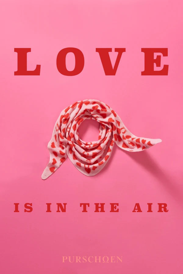 Schal von PUR SCHOEN Adria heartbeat rose chilli mit Herzen aus Cashmere. Nickituch