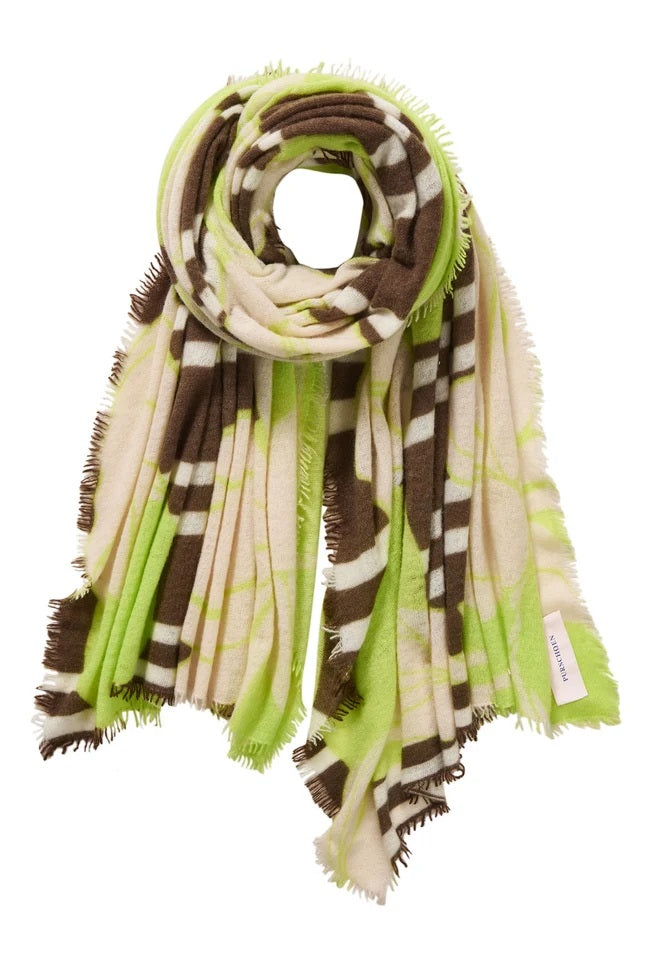 Der Kaschmirschal Sola Luna Teak-Lime verbindet florale Formen und grafische Streifen in leuchtendem Limettengrün und tiefem Teakbraun. Warmes Cremeweiß mildert den Kontrast und verleiht dem bedruckten Schal aus 100 % Cashmere eine klare, moderne Balance.