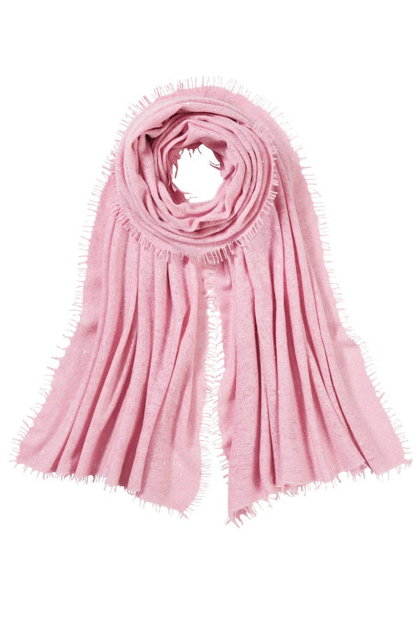 Schal PUR SCHOEN Galactic stars deep rose. Galactic Stars – ein leuchtender Roséton mit subtil funkelndem Lurex-Effekt. Pailletten und Fransen aus 100% Cashmere. 