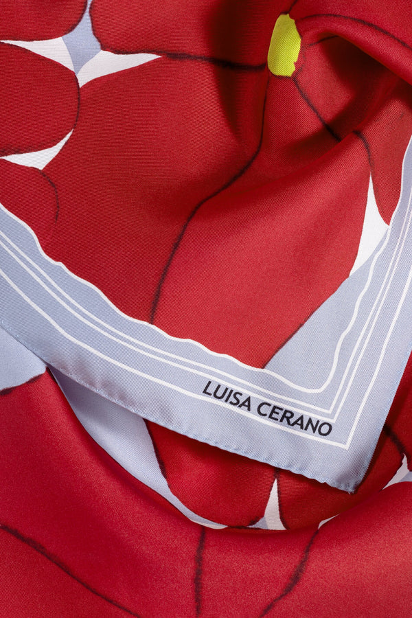 Tuch von Luisa Cerano in bunt. Seidentuch im Viereck in rot und blau. Tuch ist klein. 