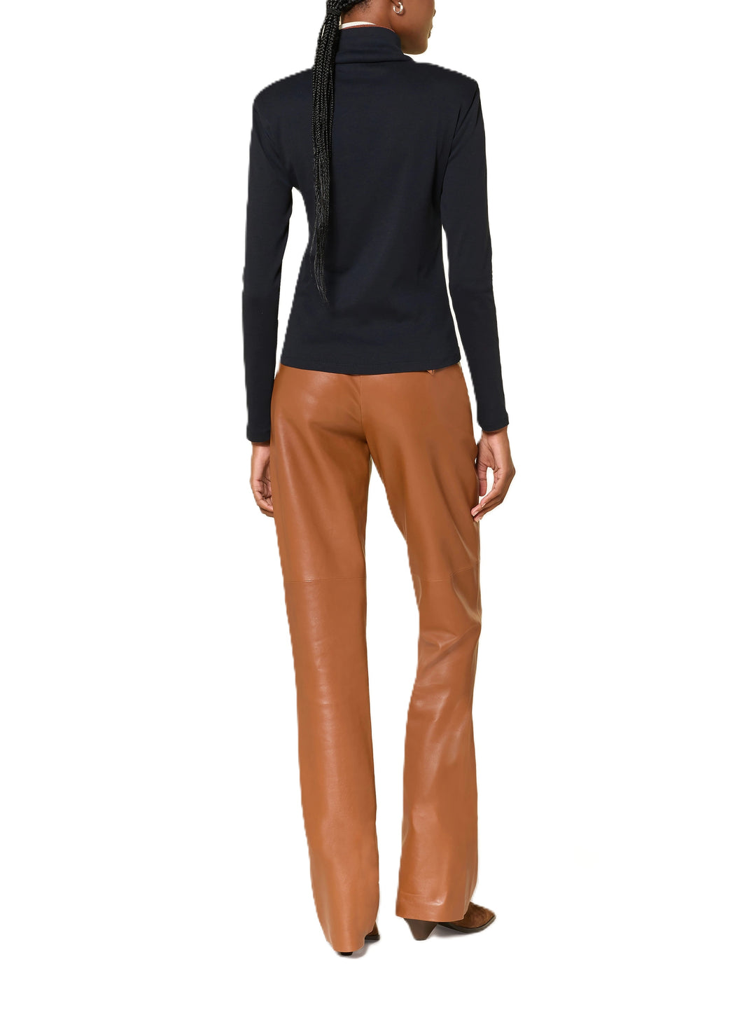 Shirt Dorothee Schumacher COLORFUL FAVORITES shirt in blau. Dieses Shirt ist ein besonders Basic. Es ist schmal und anliegend geschnitten aus einer schönen Jerseyqualität. Es hat einen Rollkragen, welcher zweifarbig designed ist.