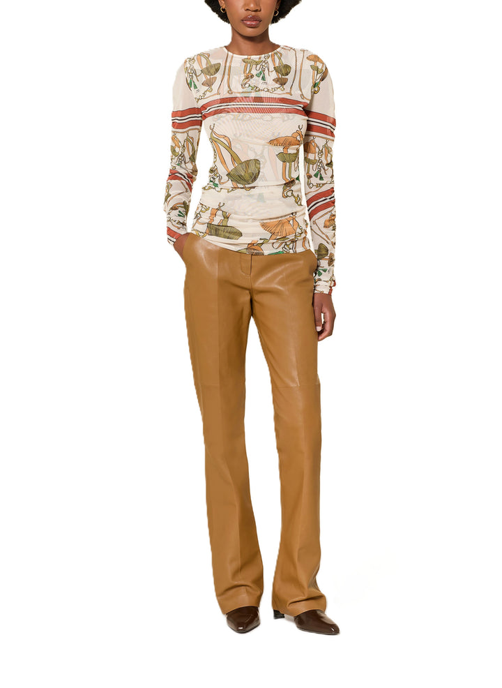 Shirt Dorothee Schumacher WILD FUNGHI shirt in ecru. Schönes Shirt mit abstraktem allover Pilzdruck aus Mesh. Das Shirt hat lange Ärmel und einen anliegenden Schnitt. Daher perfekt zum Drunterziehen geeignet. Die Ärmel sind halbtransparent. Das Shirt hat einen Rundhalsausschnitt und lange Ärmel. Die Qualität ist elastisch