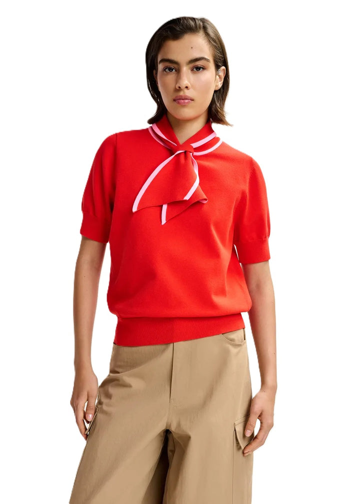 Shirt von Essentiel Antwerp JONDA mit Polokragen und Halsbändchen in rot und pinken Akzenten und kurzen Ärmeln