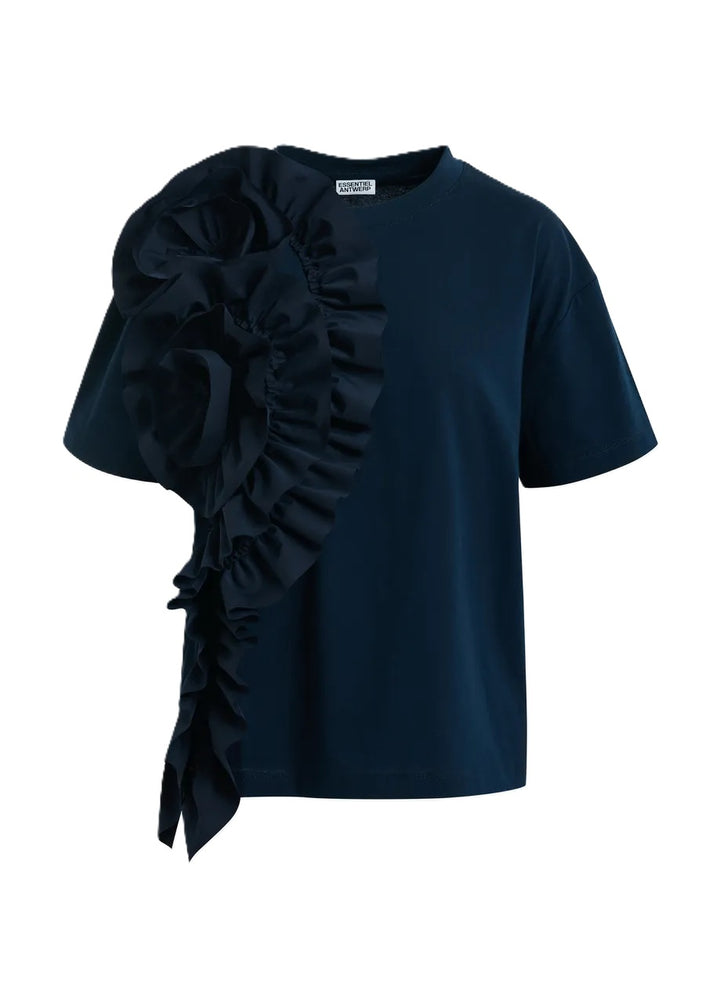 Shirt Essentiel Antwerp Jidole Shirt with Bug in blau. Das T-Shirt ist aus 100% Baumwolle gefertigt und hat eine lässige Silhouette. Eine große und kaskadenförmige Rüsche an der Vorderseite erzeugt eine schöne Blumenrüsche.