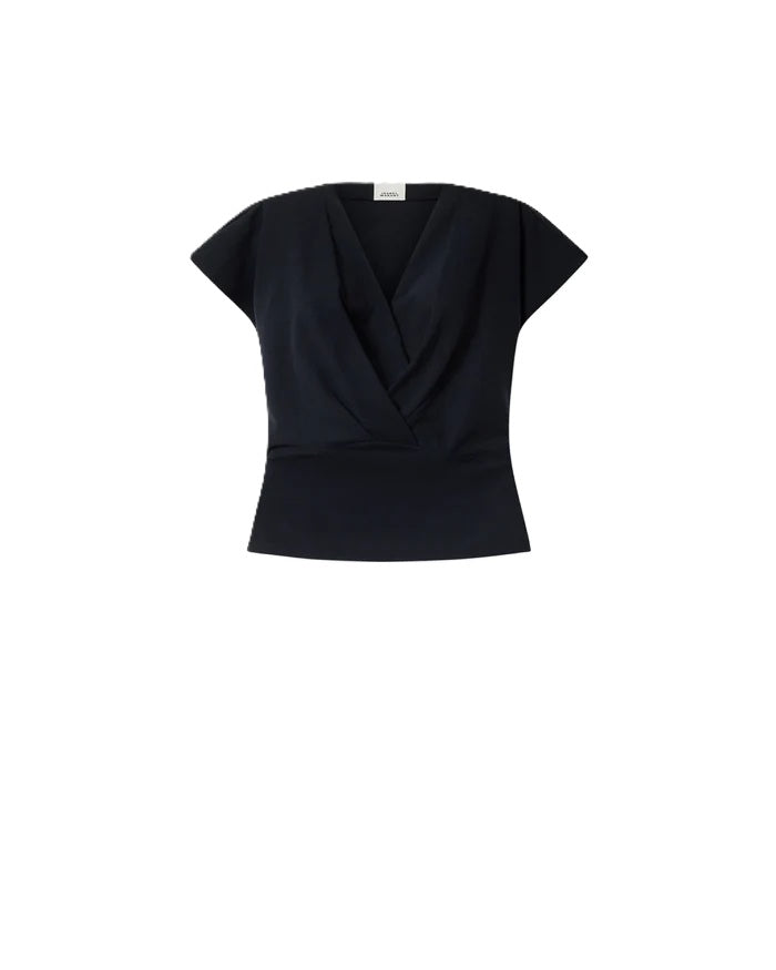 Shirt Isabel Marant Nadrine Tee Shirt in black. Schwarzes drapiertes Shirt aus reinem Baumwolljersey. Das Shirt ist körpernah und klein geschnitten und hat einen schönen V-Ausschnitt. Die Schultern sind betont, die Schulterpolster kann man entfernen. Eine drapierte Wickeloptik auf der Vorderseite.