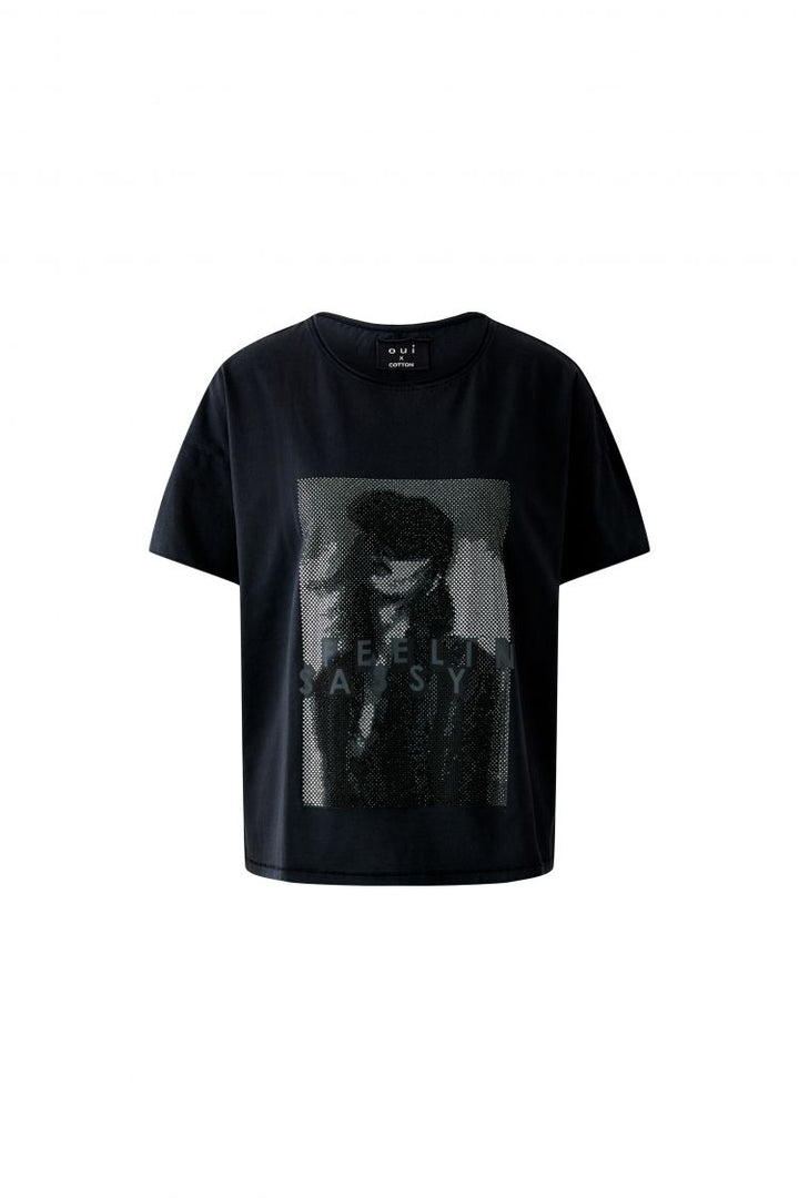 Dekoratives Shirt in schwarz von Oui mit Glitzersteinen und kleinem Arm. 
