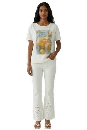 T-Shirt Oui. Schönes Shirt in weiß mit sommerlichem Print. Das Shirt macht richtig Lust auf den Sommer aufgrund seines Prints und hat eine wunderschöne leichte Ware. Es hat einen Rundhalsausschnitt und kurze Ärmel.