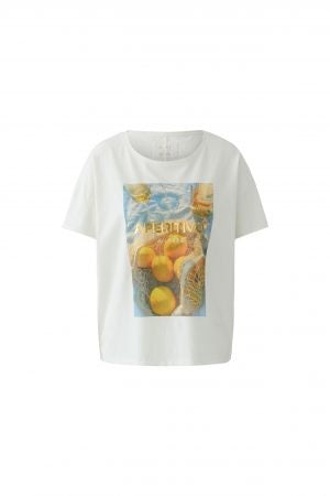 T-Shirt Oui. Schönes Shirt in weiß mit sommerlichem Print. Das Shirt macht richtig Lust auf den Sommer aufgrund seines Prints und hat eine wunderschöne leichte Ware. Es hat einen Rundhalsausschnitt und kurze Ärmel.