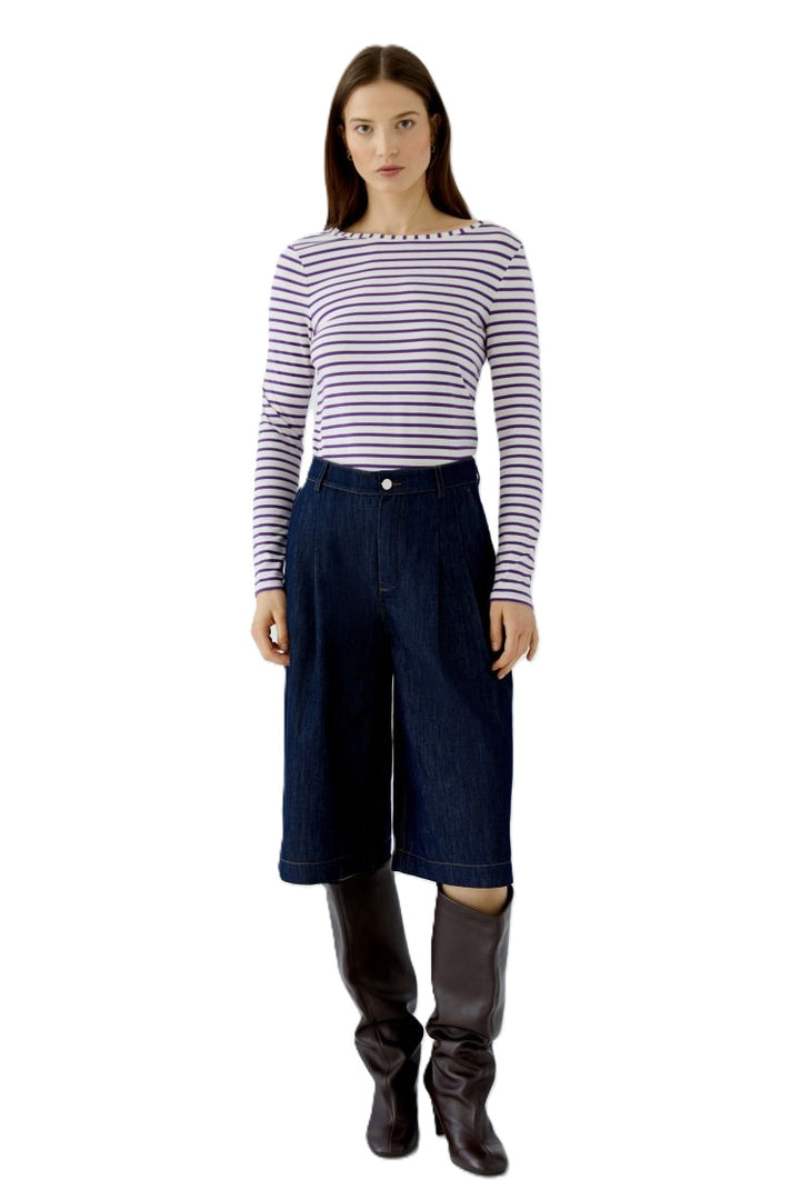 Shirt Oui SUMIKO violett und weiß. Oui Shirt mit Streifen. Der gerade Schnitt sorgt für eine moderne Silhouette, während die weiche, hochwertige Materialqualität einen angenehmen Tragekomfort bietet.
