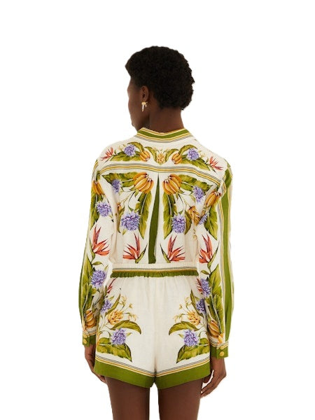 Shorts Farm Rio im TROPICAL SCARF Print ist eine kurze Sommerbermuda mit buntem floralen Blumenprint. Die Hose hat einen elastischen Bund und Bindebändchen. 