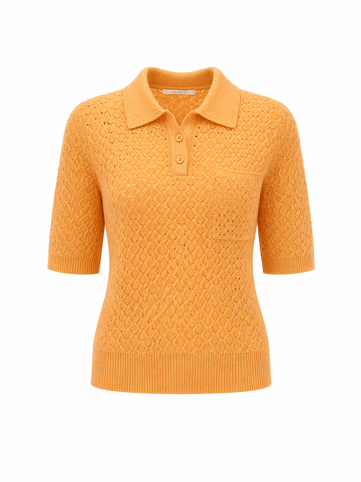 Orangener Strickpullover in Polohemdoptik mit halblangen Ärmeln