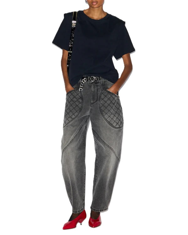 T-Shirt Isabel Marant ZELITOS in schwarz. Das T-Shirt aus einfarbiger Baumwolle überzeugt als elegantes Basic. Der Rundhalsausschnitt mit Rippabschlüssen, kurze Ärmel und dezente Epauletten verleihen dem Shirt eine moderne Form.
