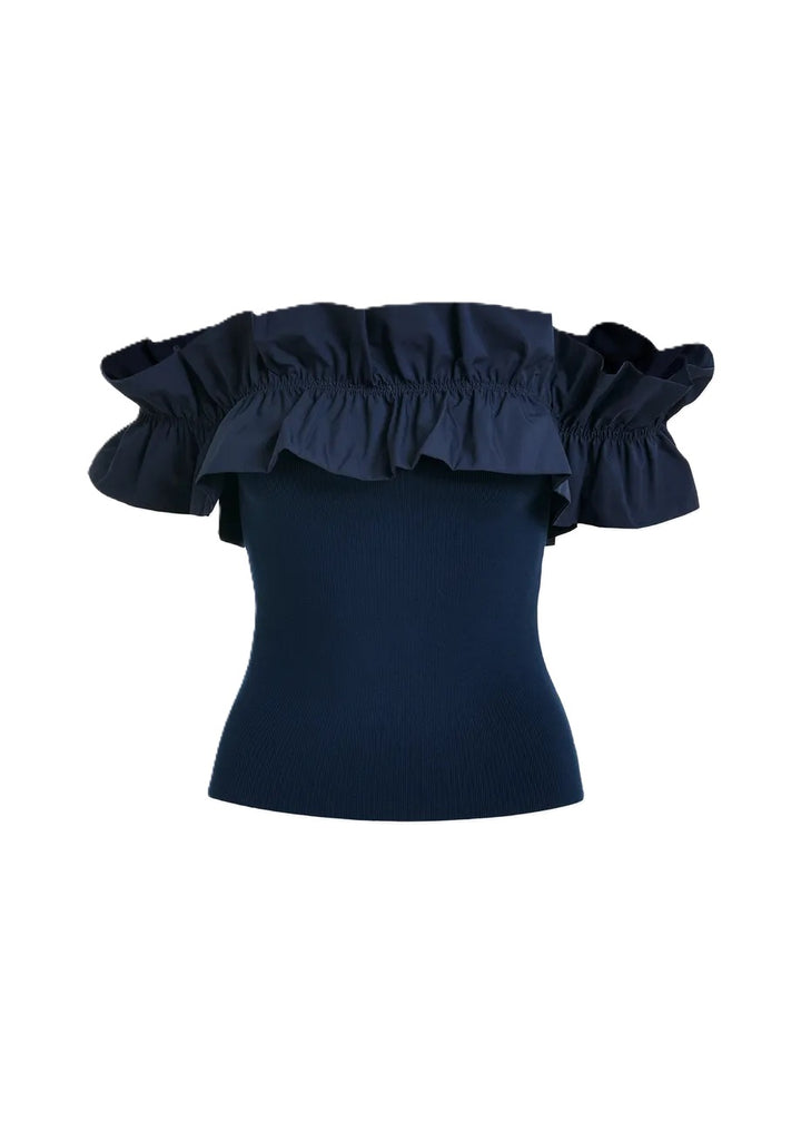 Shirt Essentiel Antwerp JAQUA KNITTED TOP in blau. Das schulterfreie Top liegt eng am Körper an. Der elastische Ausschnitt wird von einer voluminösen Rüsche umrahmt, die sich über die Schultern erstreckt. Die Rippenstrickdetails betonen die figurbetonte Passform.