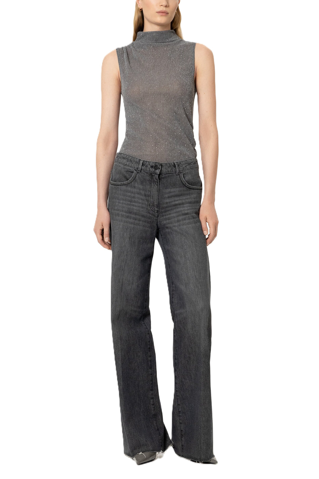 Silber-graues Mesh-Top von Luisa Cerano mit Glitzerstein-Besatz, angeschnittenem Rollkragen und körpernaher Passform.
