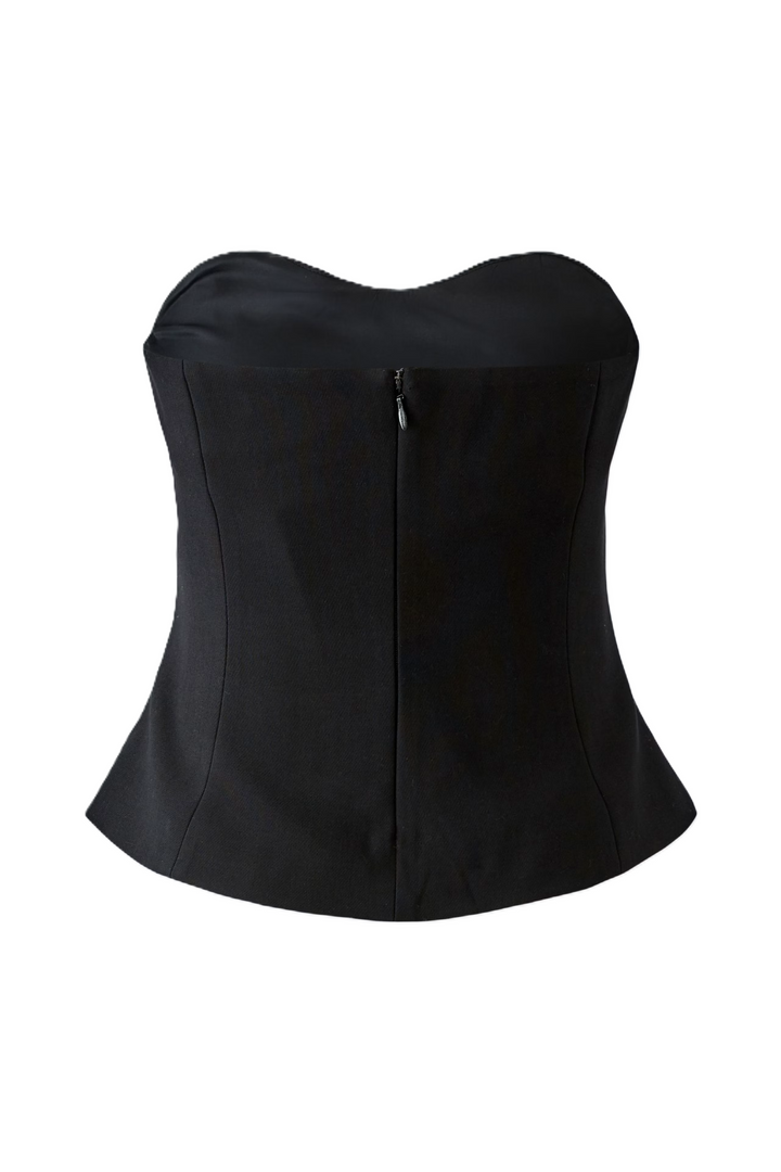 Top Oui Korsage in Schwarz. Taillierter, verkürzter Schnitt mit schulterfreiem Design und geschwungenem Dekolleté. Raffungen an der Taille und formgebende Abnäher. Reißverschluss hinten.